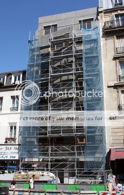 http://i604.photobucket.com/albums/tt125/micou2/paris/IMG_7836.jpg