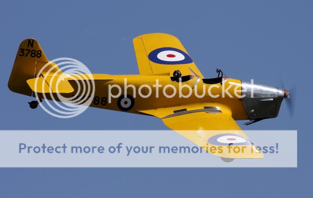 http://i604.photobucket.com/albums/tt126/IanP51/Shuttleworth%20Spring%20Air%20Show%2011/IMG_2496A.jpg