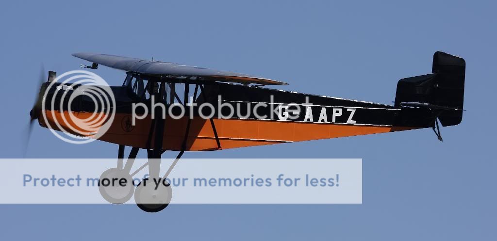 http://i604.photobucket.com/albums/tt126/IanP51/Shuttleworth%20Spring%20Air%20Show%2011/IMG_2599A.jpg