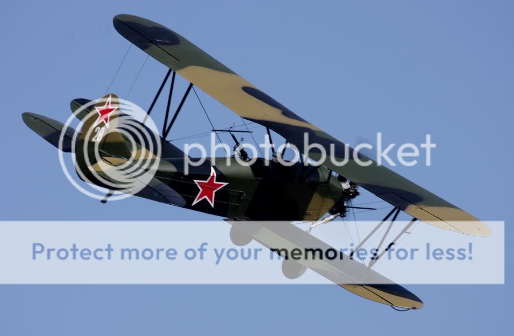 http://i604.photobucket.com/albums/tt126/IanP51/Shuttleworth%20Spring%20Air%20Show%2011/IMG_2664A.jpg