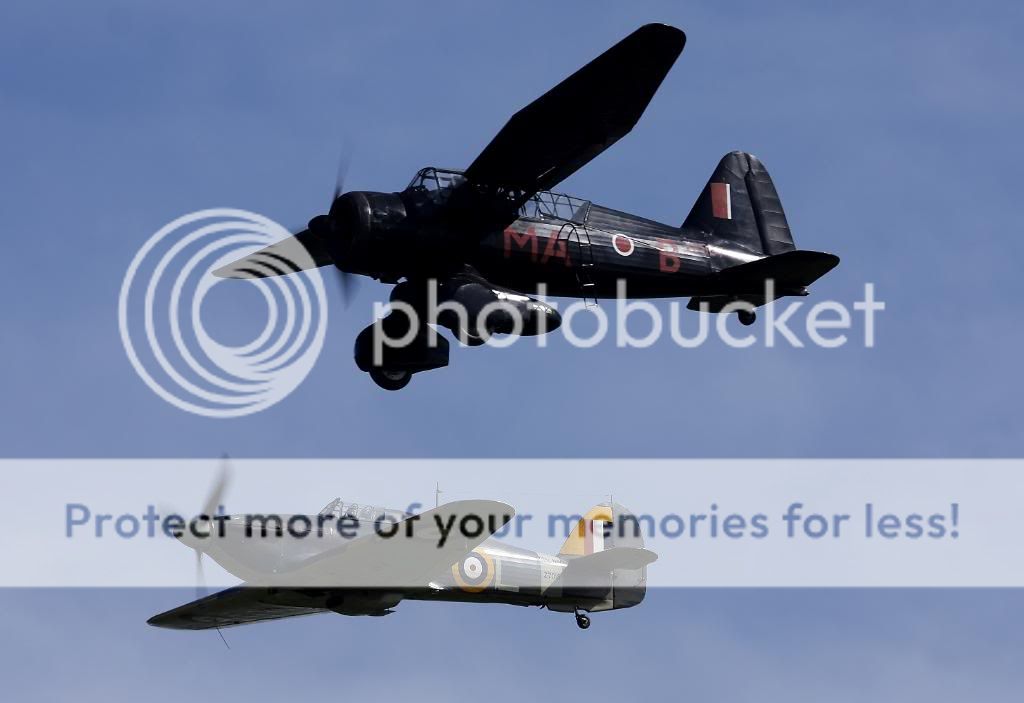 http://i604.photobucket.com/albums/tt126/IanP51/Shuttleworth%20Spring%20Air%20Show%2011/IMG_2738A.jpg