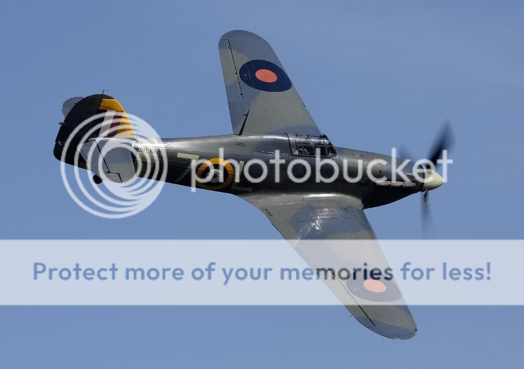 http://i604.photobucket.com/albums/tt126/IanP51/Shuttleworth%20Spring%20Air%20Show%2011/IMG_2786A.jpg