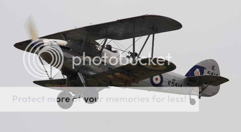 http://i604.photobucket.com/albums/tt126/IanP51/Shuttleworth%20Spring%20Air%20Show%2011/Shuttleworth%20Mid%20Summer%20Air%20Show%20June%205th%202011/IMG_3100A.jpg