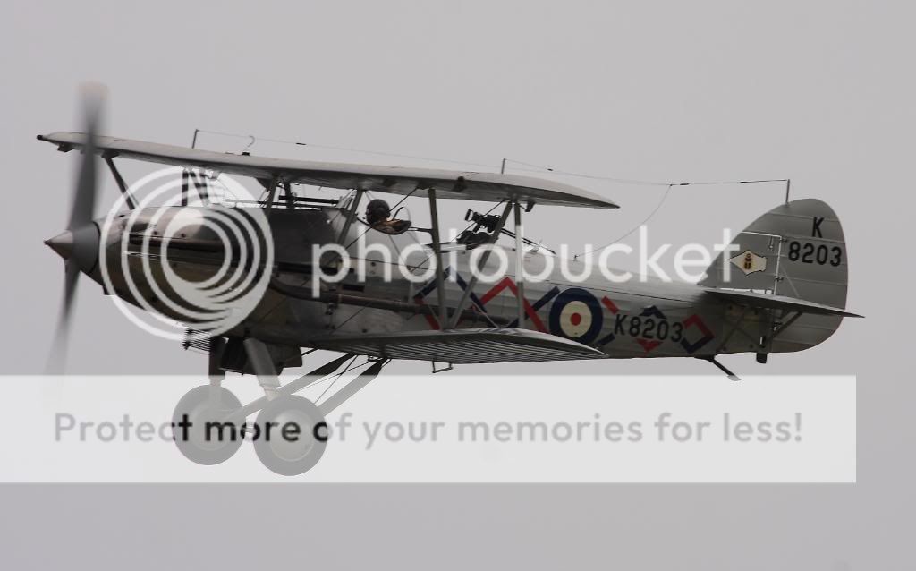 http://i604.photobucket.com/albums/tt126/IanP51/Shuttleworth%20Spring%20Air%20Show%2011/Shuttleworth%20Mid%20Summer%20Air%20Show%20June%205th%202011/IMG_3150A.jpg