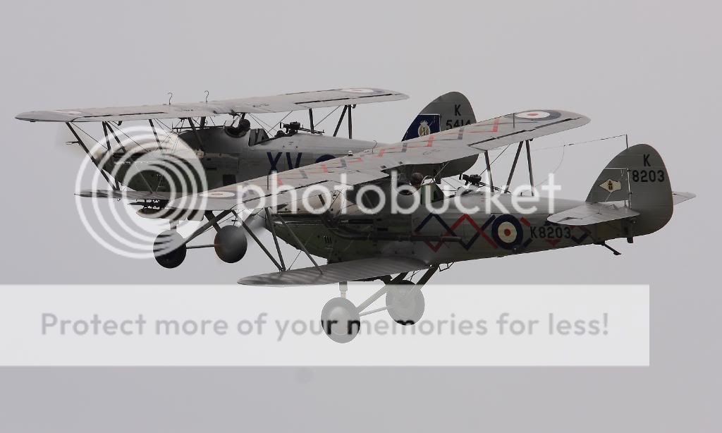 http://i604.photobucket.com/albums/tt126/IanP51/Shuttleworth%20Spring%20Air%20Show%2011/Shuttleworth%20Mid%20Summer%20Air%20Show%20June%205th%202011/IMG_3153A.jpg