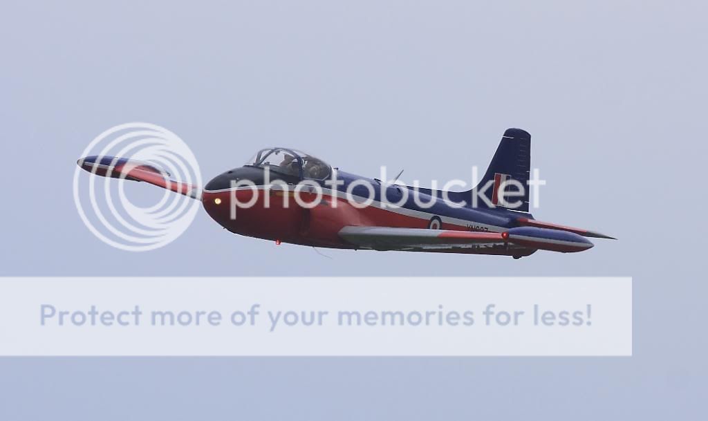http://i604.photobucket.com/albums/tt126/IanP51/Shuttleworth%20Spring%20Air%20Show%2011/Shuttleworth%20Mid%20Summer%20Air%20Show%20June%205th%202011/IMG_3321A.jpg